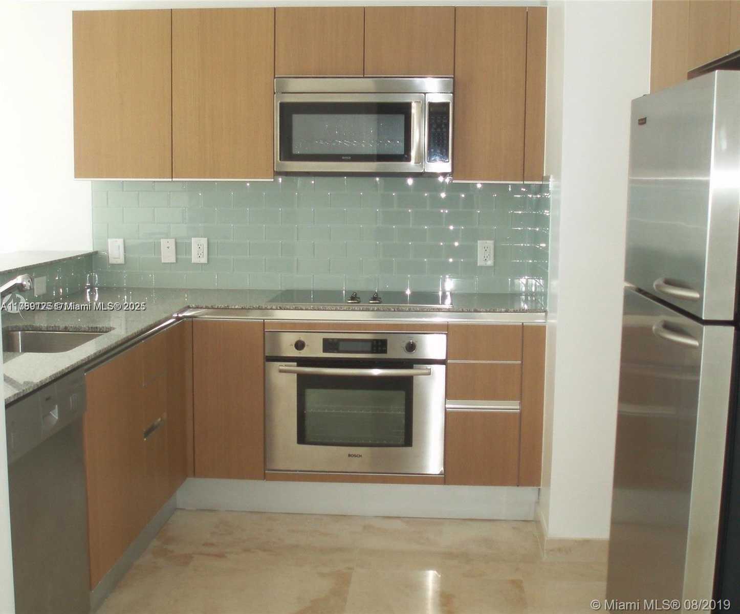 Small Image of 1060 Brickell Ave, Miami, FL 33131, USA Number 10