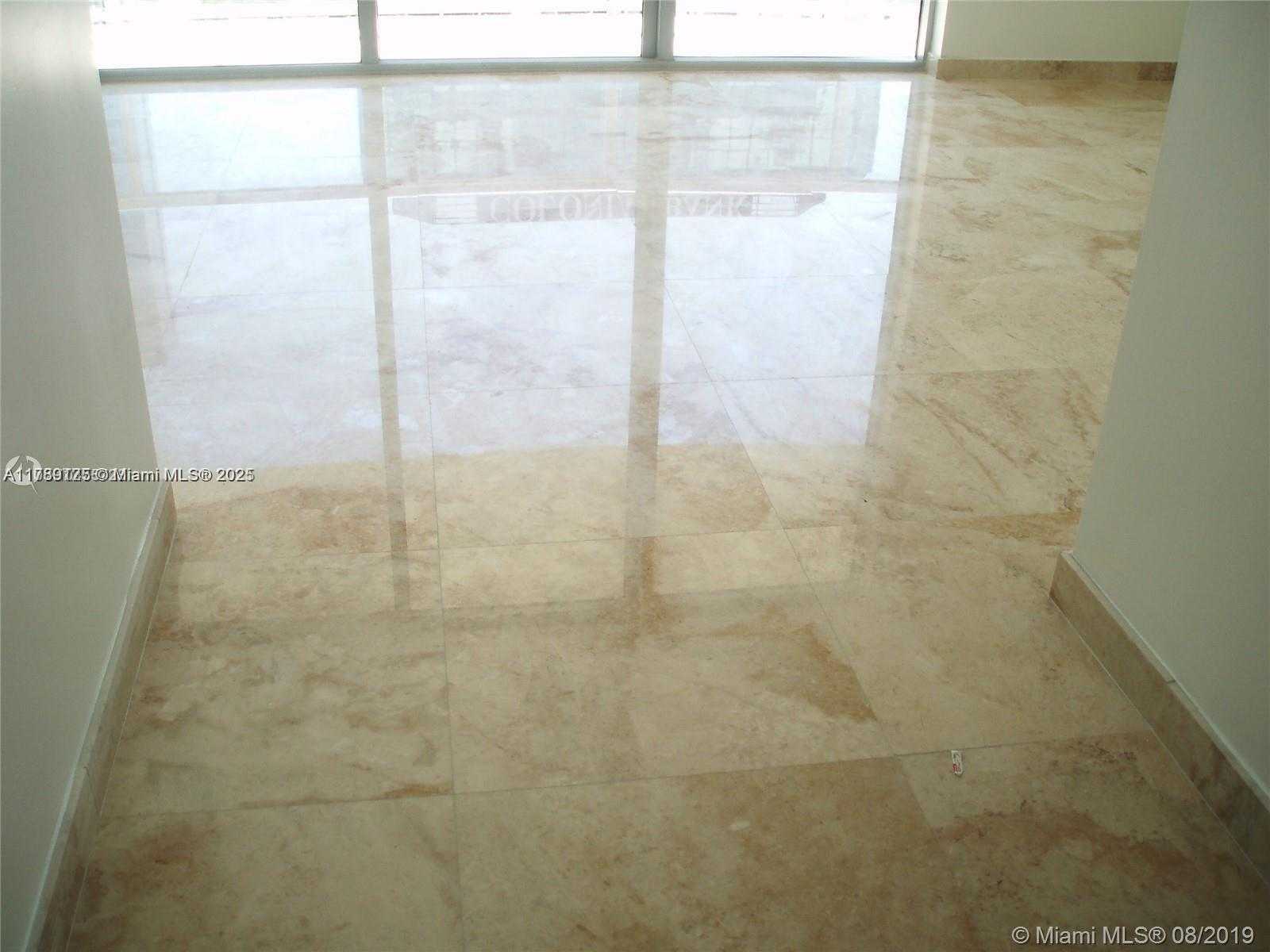Small Image of 1060 Brickell Ave, Miami, FL 33131, USA Number 16