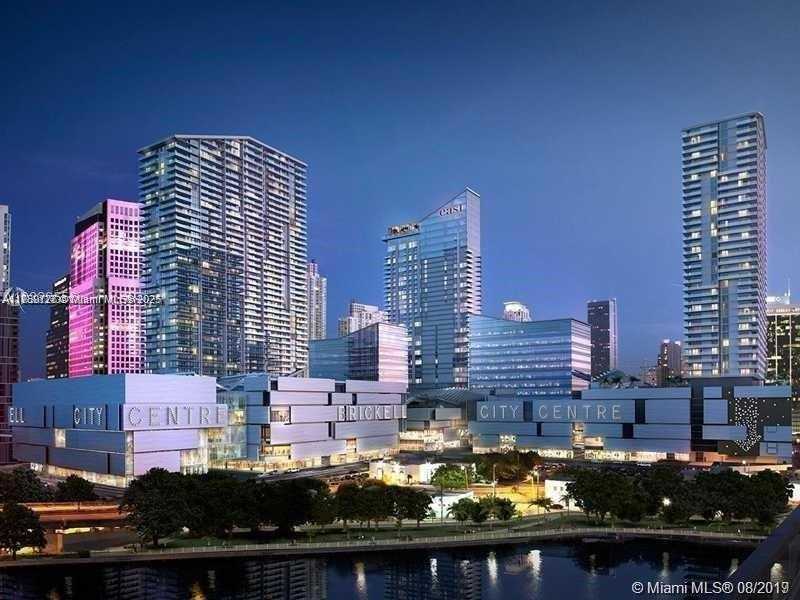 Small Image of 1060 Brickell Ave, Miami, FL 33131, USA Number 27