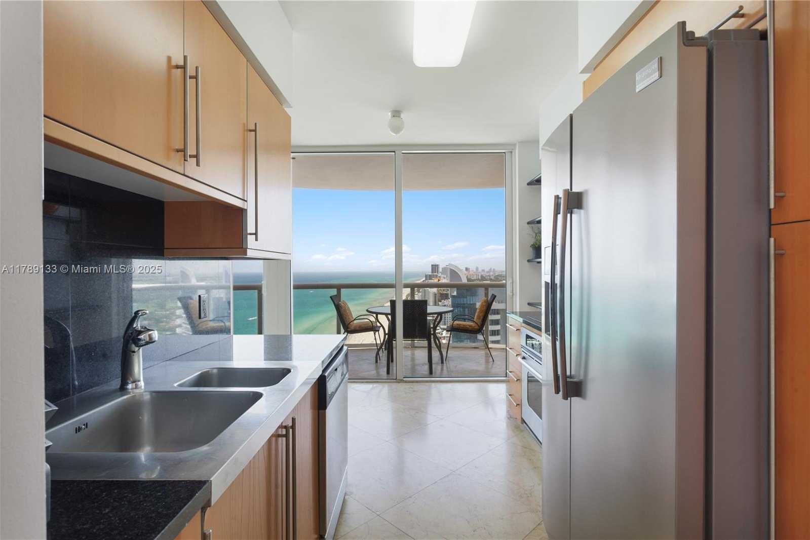 Small Image of 6365 COLLINS AVE #3704, Miami Beach Number 10