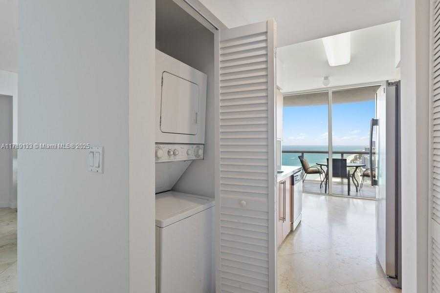 Small Image of 6365 COLLINS AVE #3704, Miami Beach Number 11