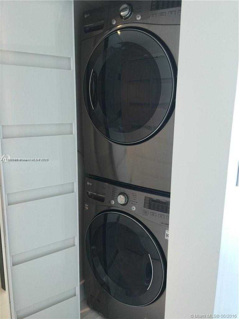 Small Image of 335 SOUTH BISCAYNE BLVD #3700, Miami Number 10