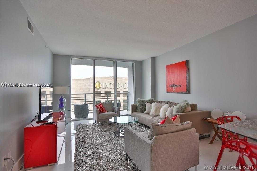 Small Image of 335 SOUTH BISCAYNE BLVD #3700, Miami Number 3
