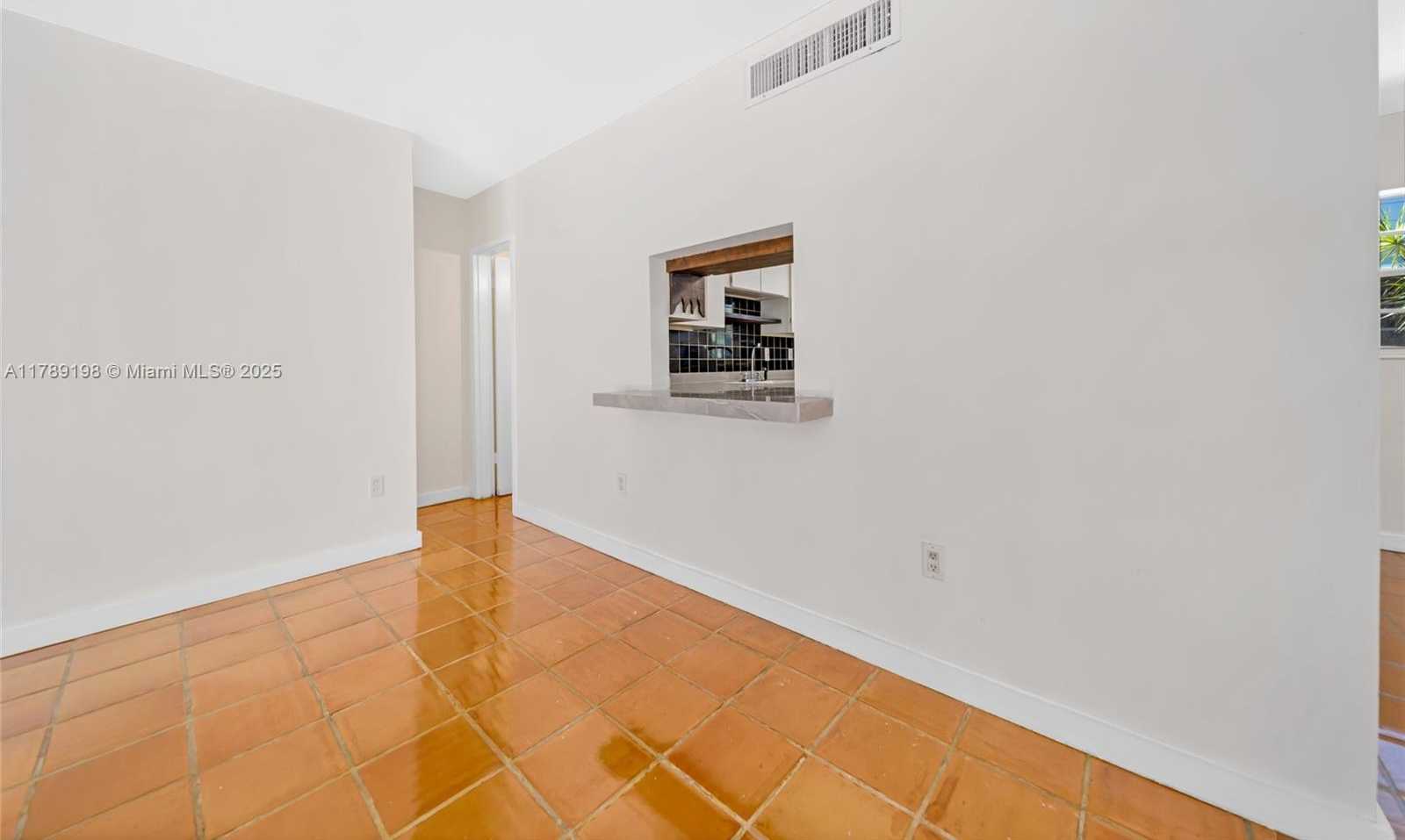 Small Image of 7412 GARY AVE #7412, Miami Beach Number 12