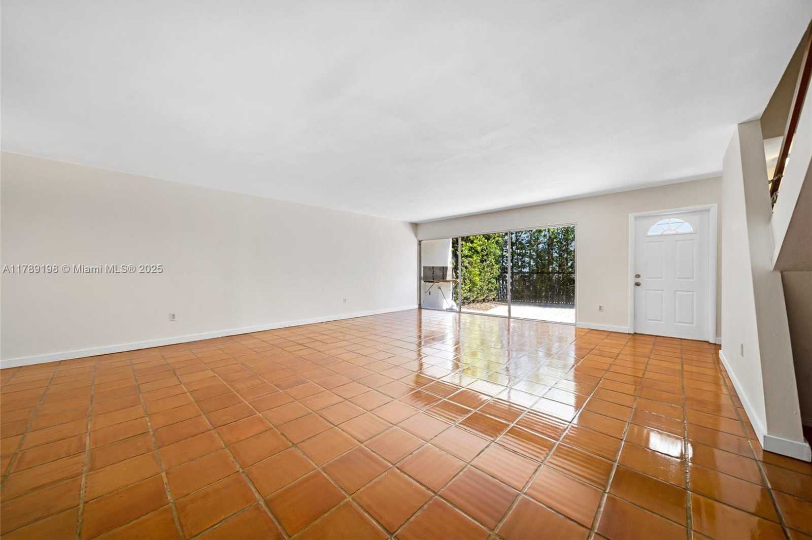 Small Image of 7412 GARY AVE #7412, Miami Beach Number 13