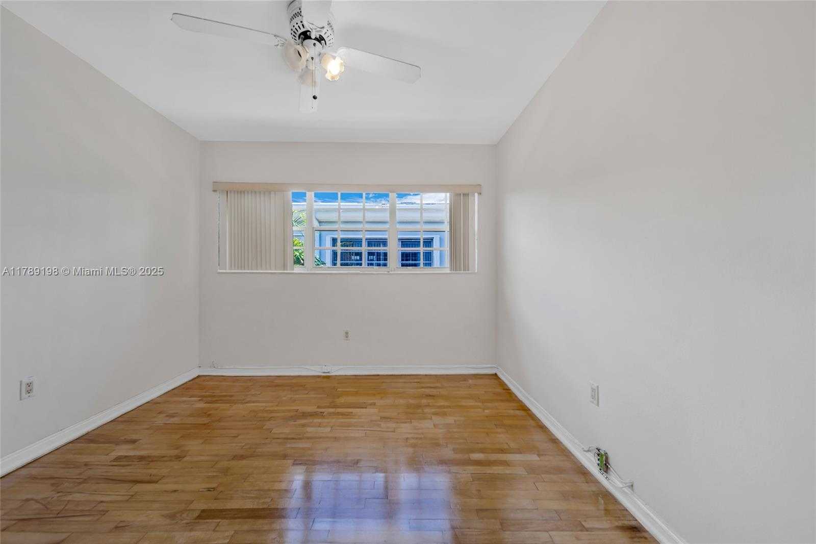 Small Image of 7412 GARY AVE #7412, Miami Beach Number 16