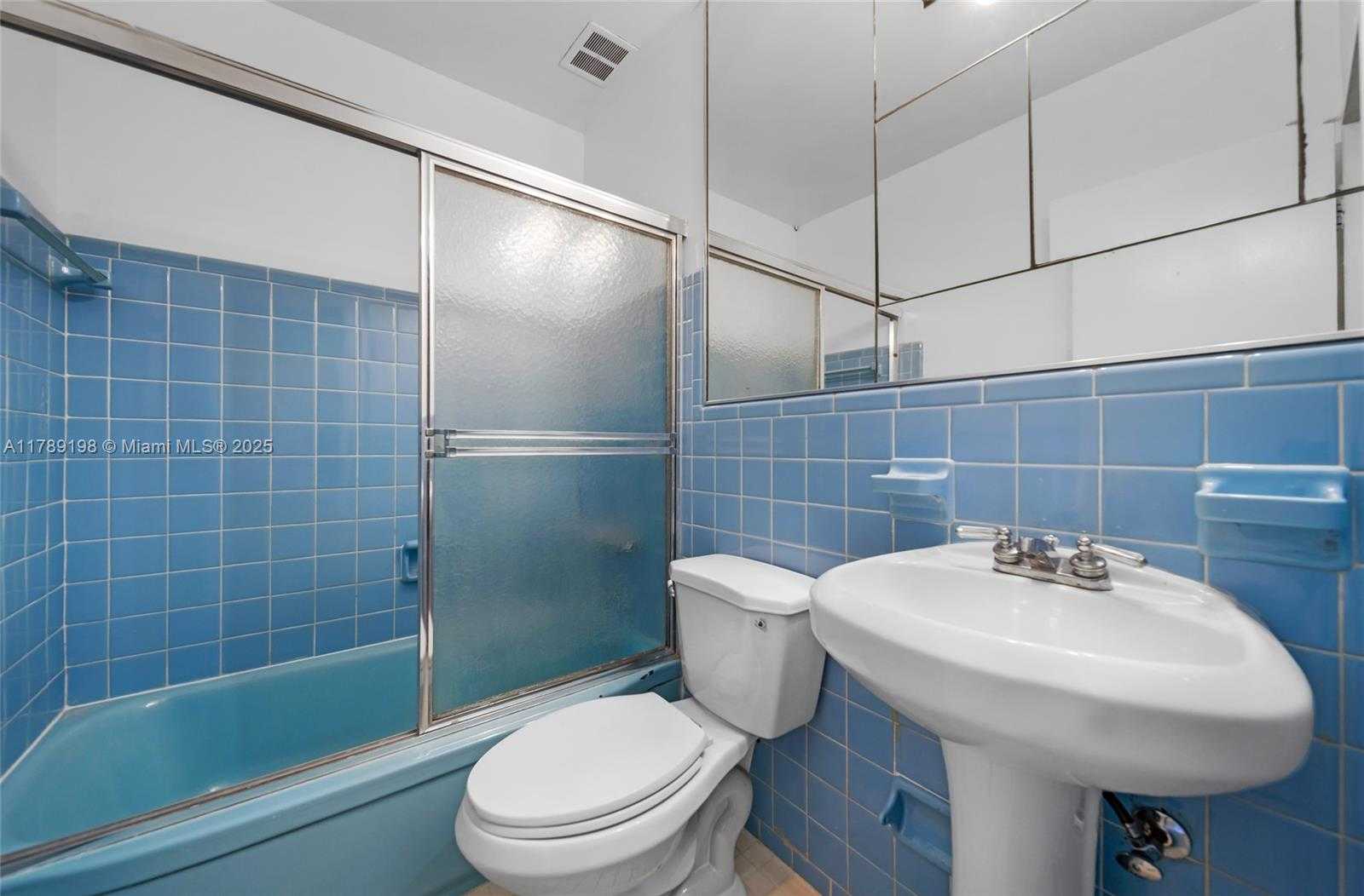 Small Image of 7412 GARY AVE #7412, Miami Beach Number 19