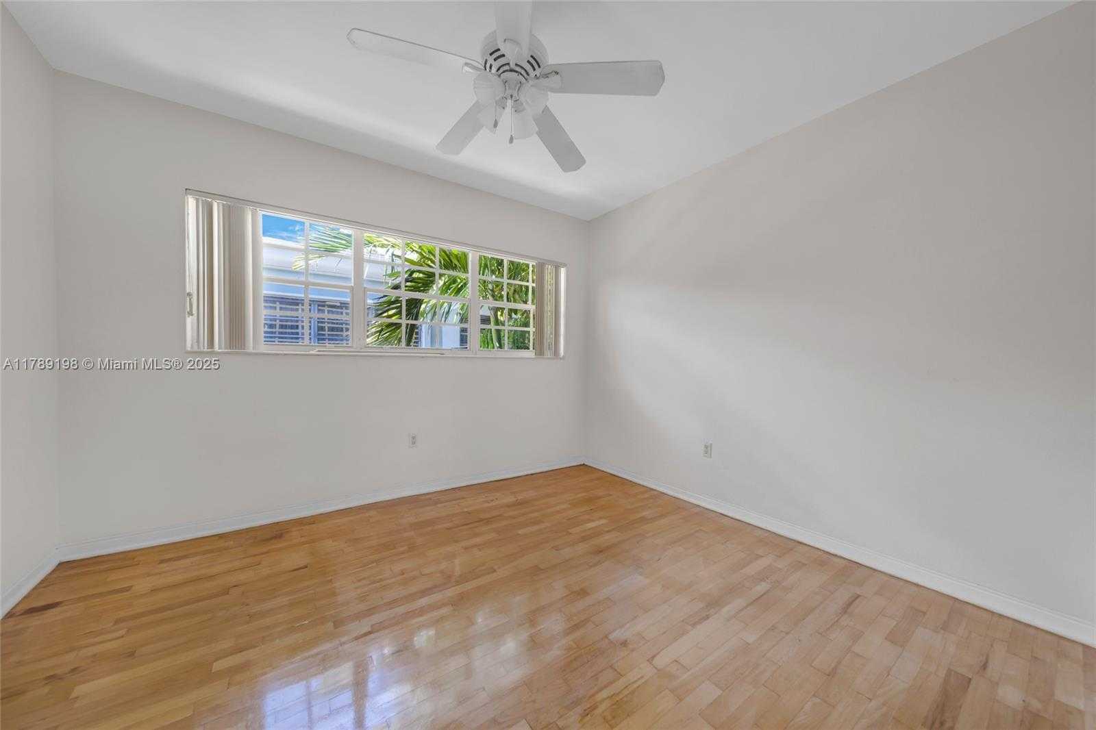 Small Image of 7412 GARY AVE #7412, Miami Beach Number 20