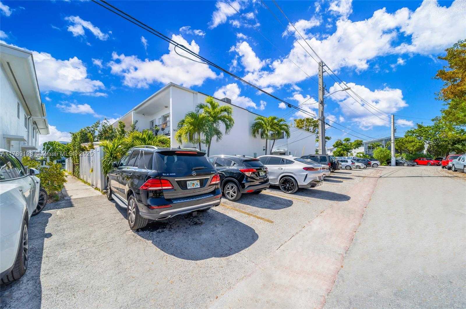 Small Image of 7412 GARY AVE #7412, Miami Beach Number 35