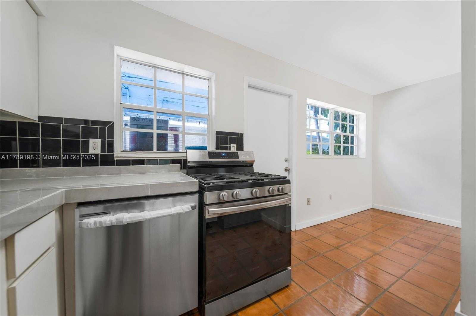 Small Image of 7412 GARY AVE #7412, Miami Beach Number 7