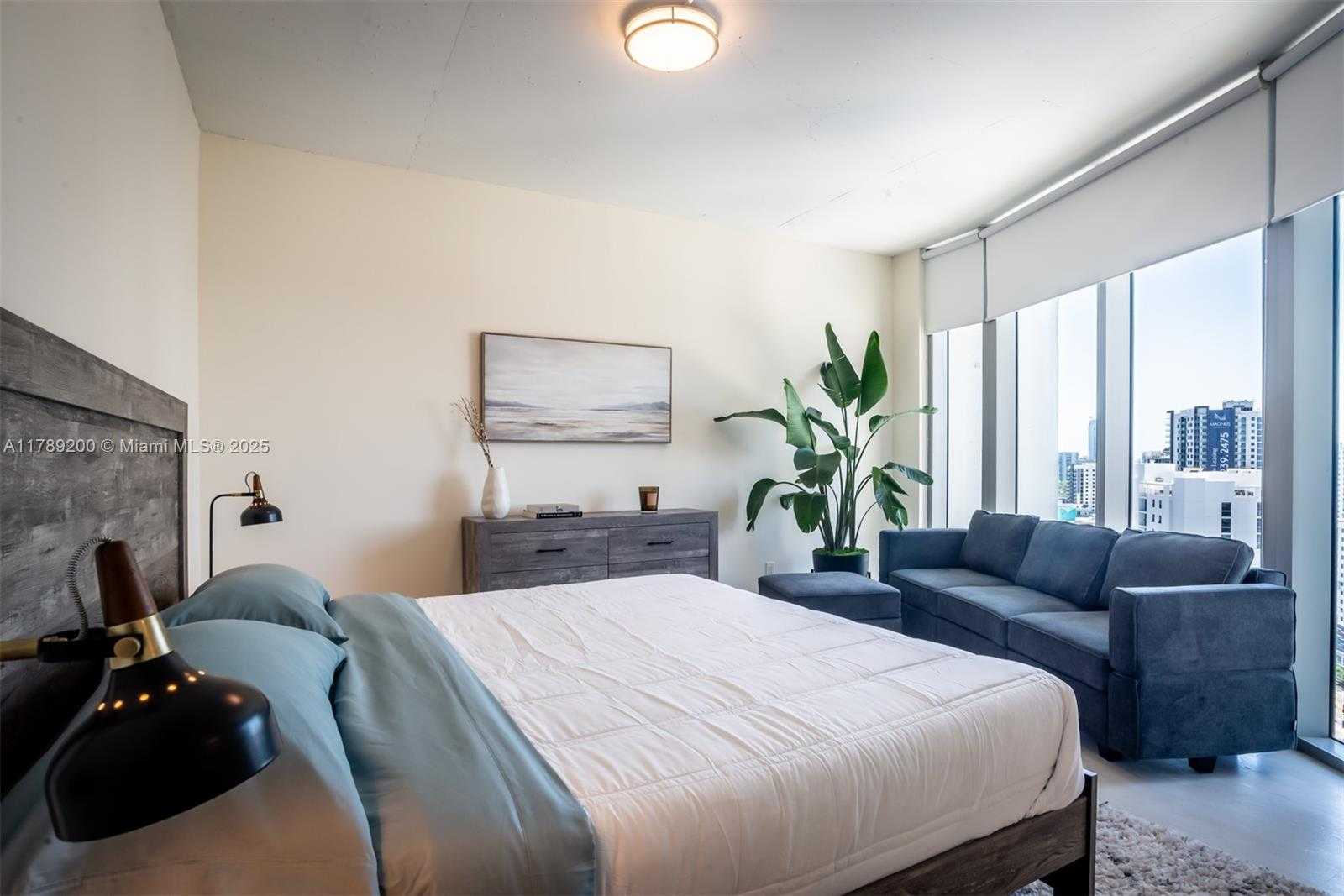 Small Image of 690 SOUTH WEST 1ST CT #2527, Miami Number 11