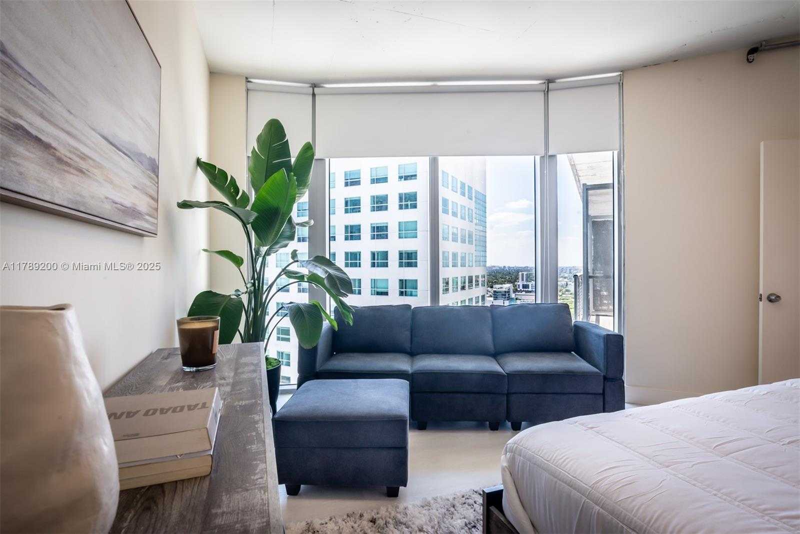 Small Image of 690 SOUTH WEST 1ST CT #2527, Miami Number 12