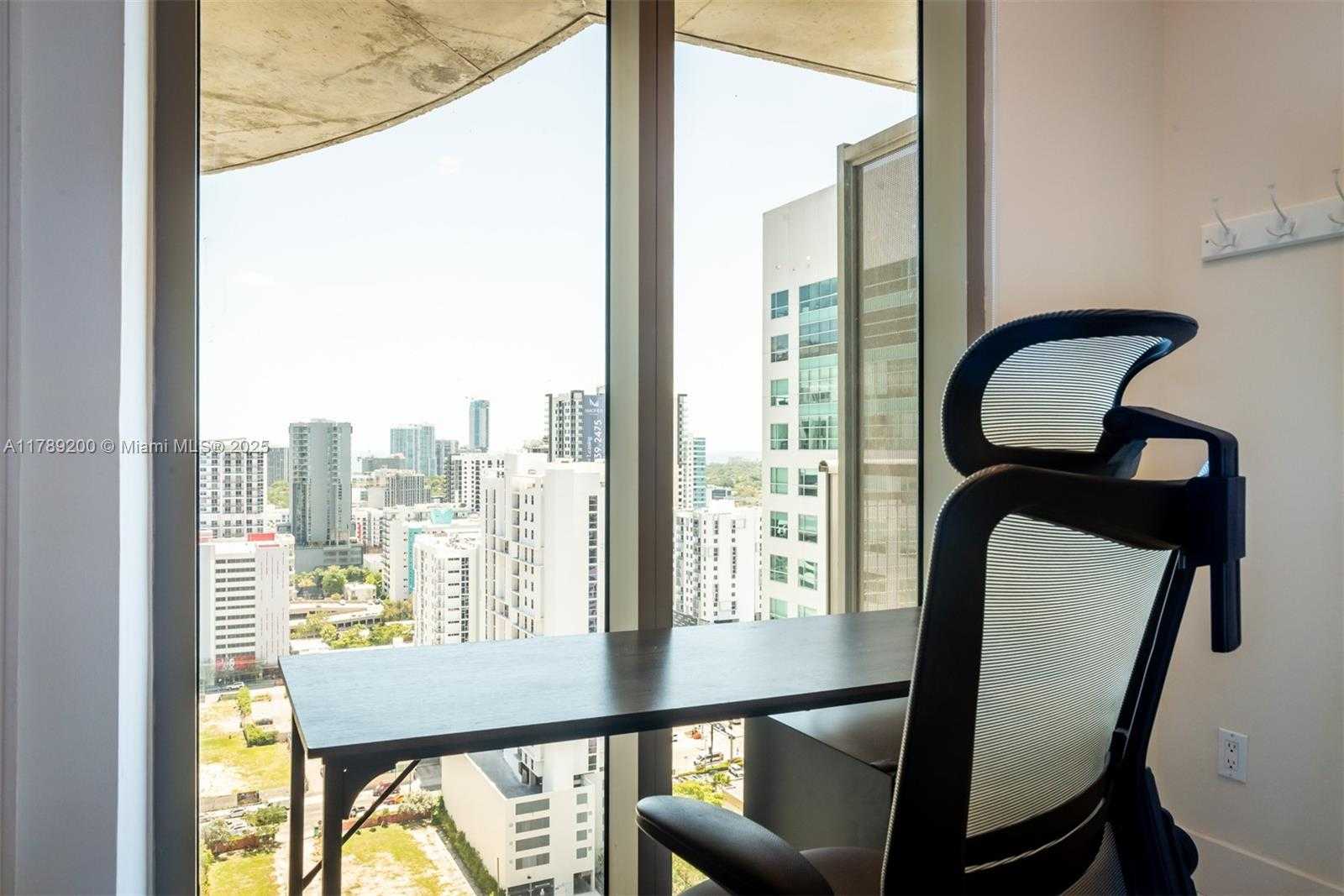 Small Image of 690 SOUTH WEST 1ST CT #2527, Miami Number 15