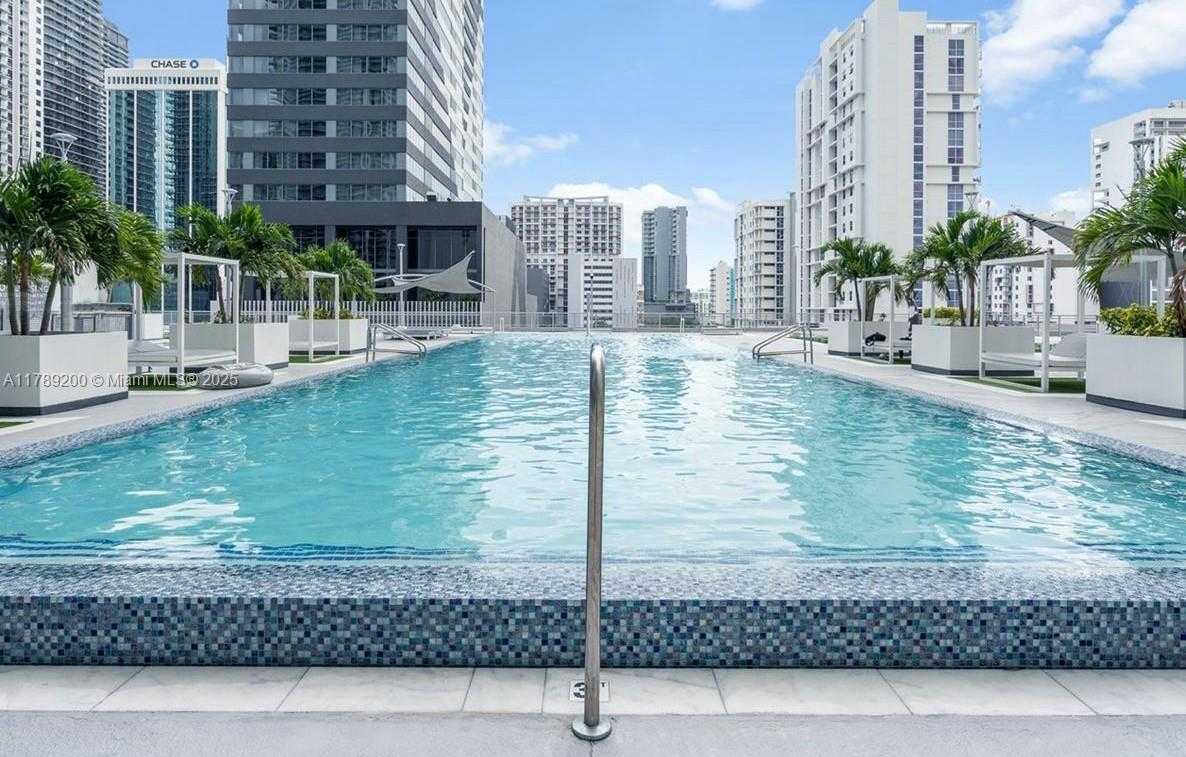 Small Image of 690 SOUTH WEST 1ST CT #2527, Miami Number 29