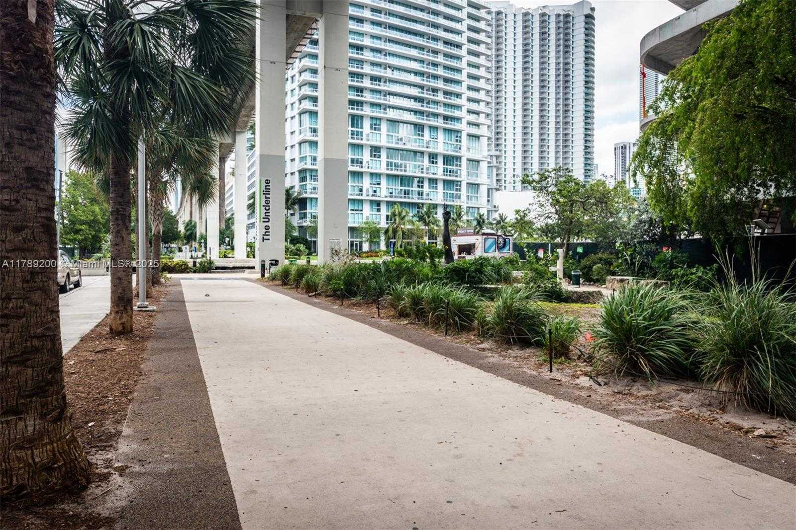 Small Image of 690 SOUTH WEST 1ST CT #2527, Miami Number 32