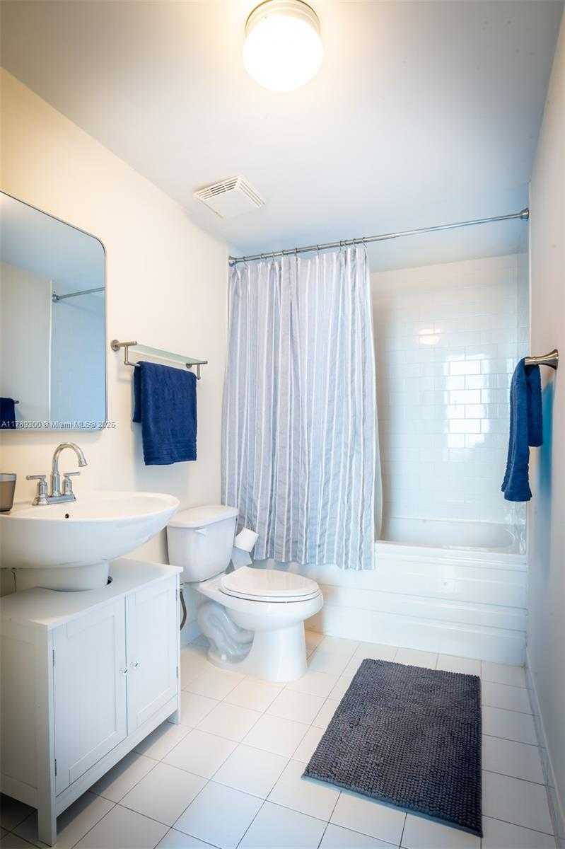 Small Image of 690 SOUTH WEST 1ST CT #2527, Miami Number 9