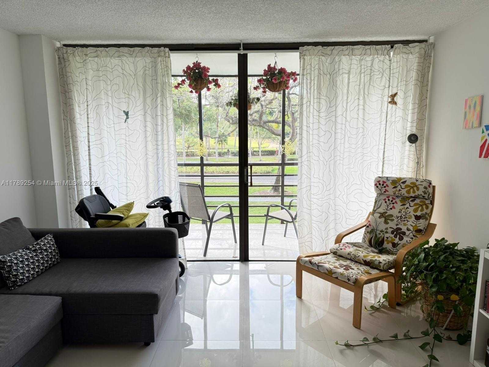 Small Image of 20500 E Country Club Dr, Aventura, FL 33180, USA Number 12