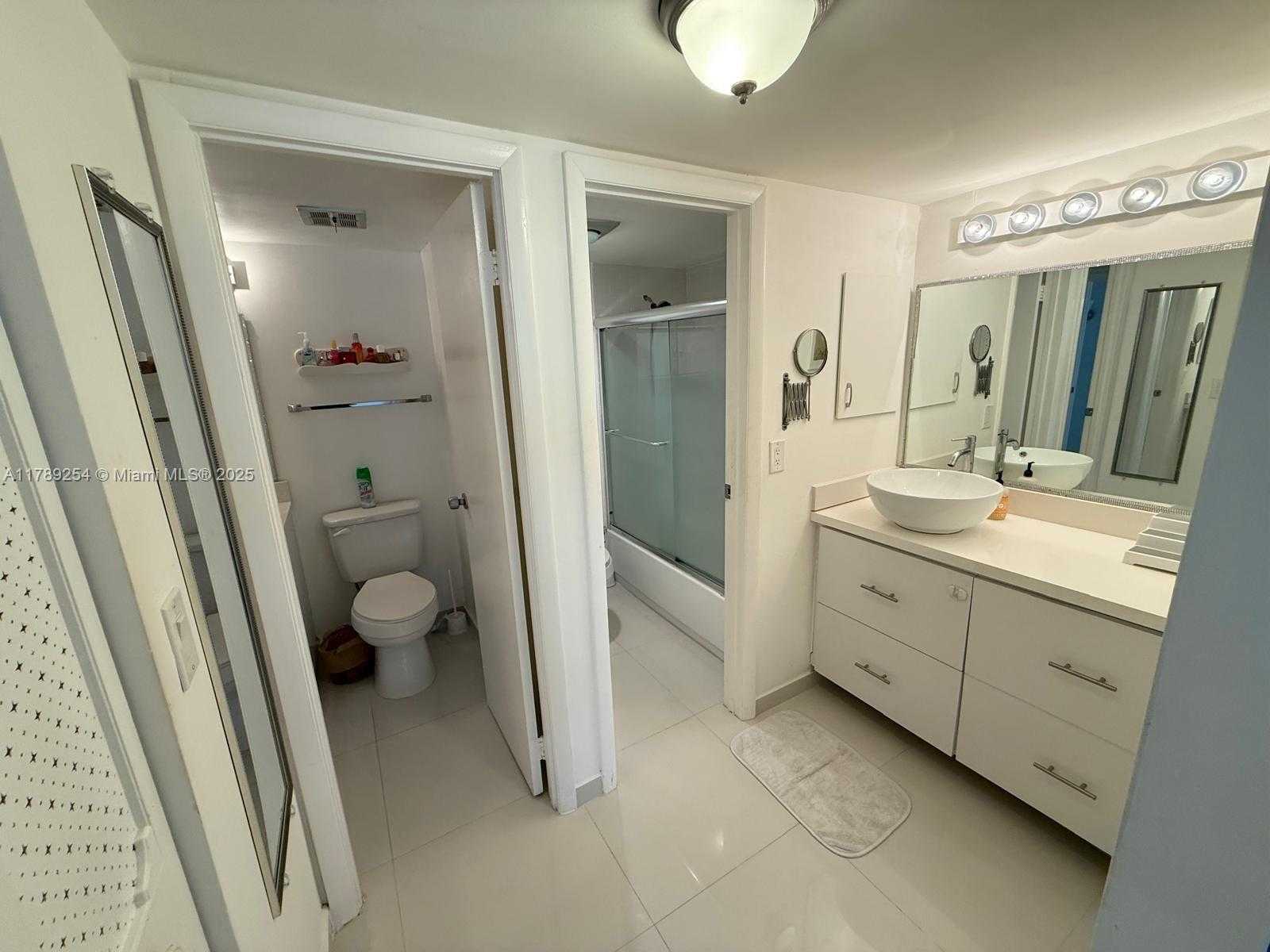 Small Image of 20500 E Country Club Dr, Aventura, FL 33180, USA Number 14