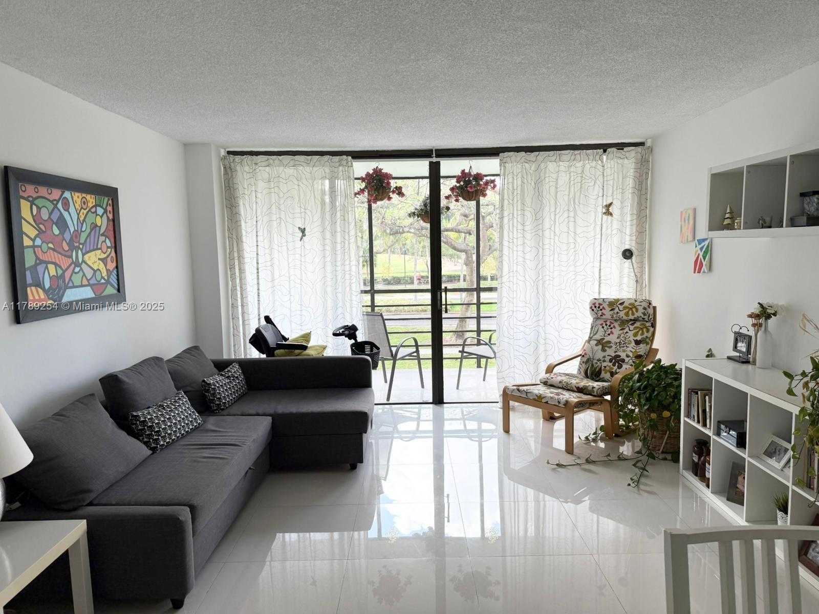 Small Image of 20500 E Country Club Dr, Aventura, FL 33180, USA Number 4