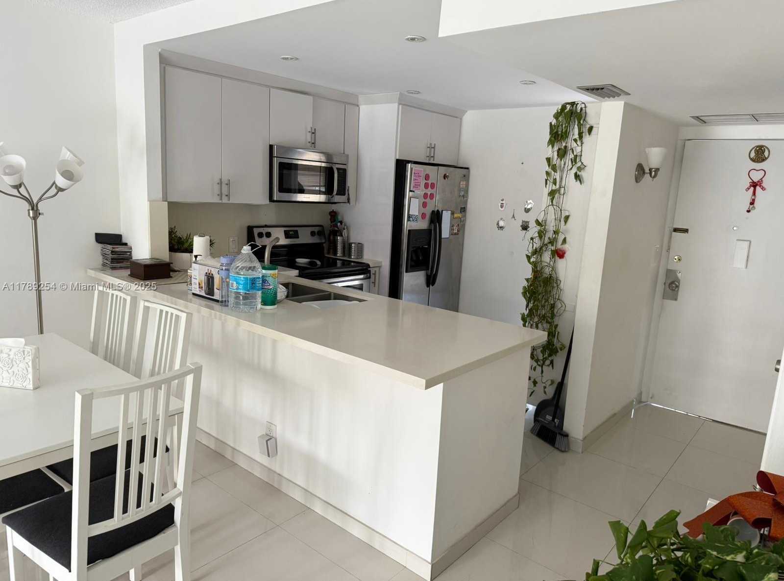 Small Image of 20500 E Country Club Dr, Aventura, FL 33180, USA Number 7