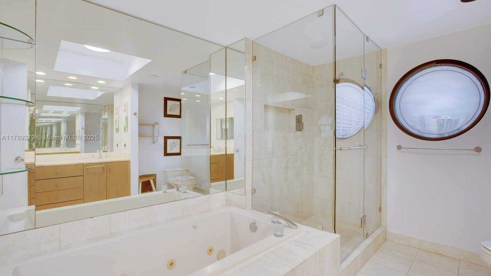 Small Image of 1000 WEST ISLAND BLVD #2409, Aventura Number 10