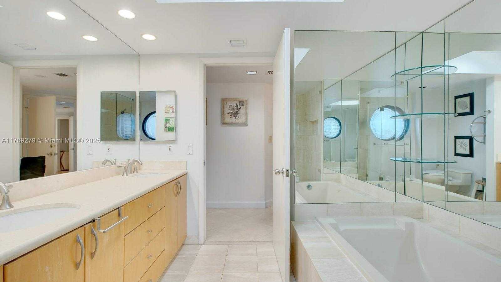 Small Image of 1000 WEST ISLAND BLVD #2409, Aventura Number 11