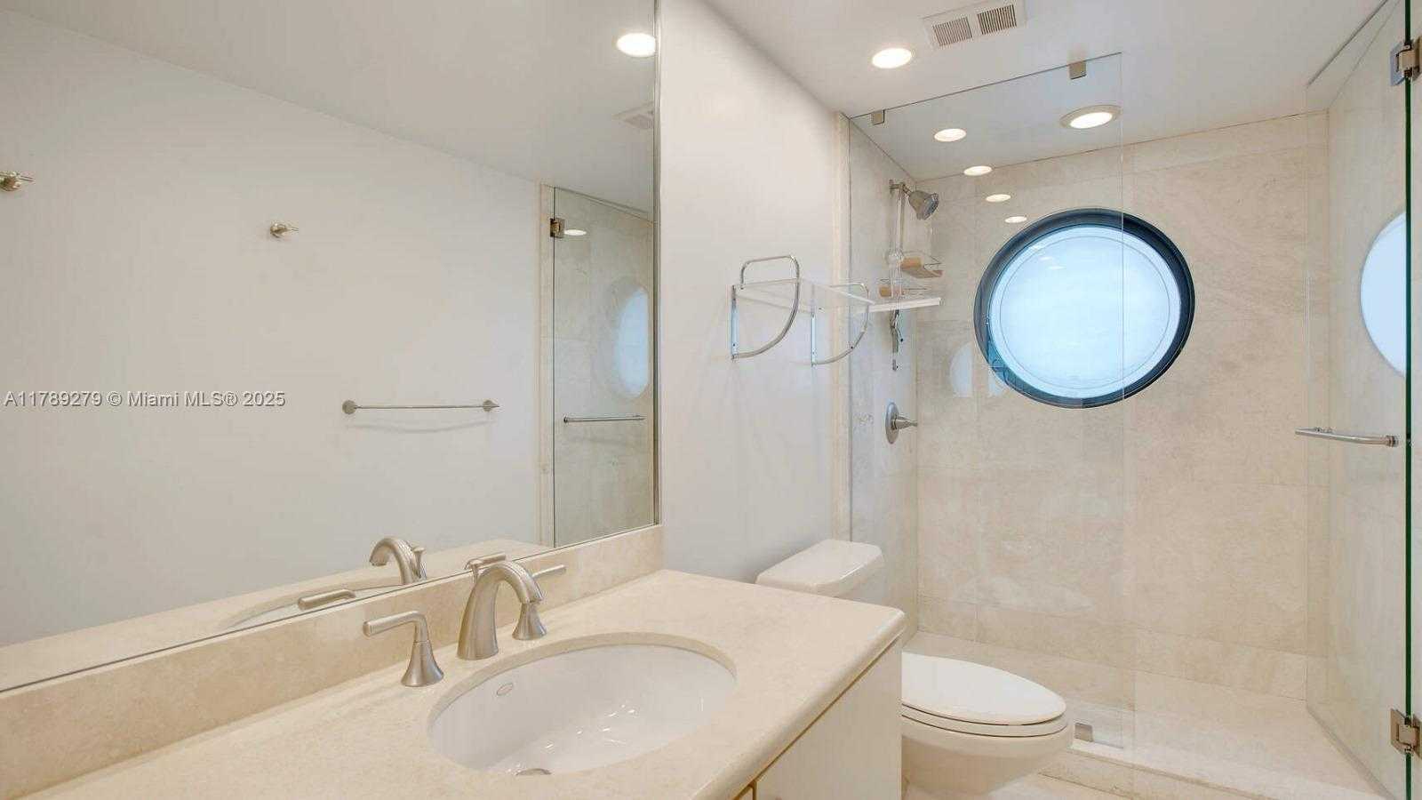 Small Image of 1000 WEST ISLAND BLVD #2409, Aventura Number 8