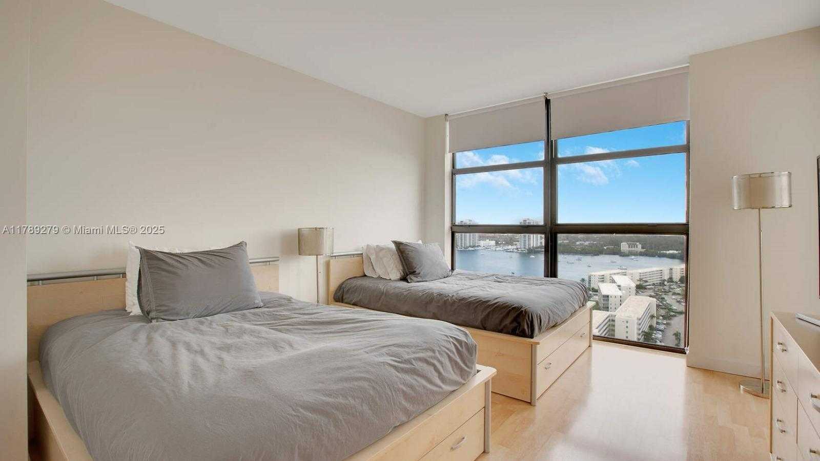 Small Image of 1000 WEST ISLAND BLVD #2409, Aventura Number 9