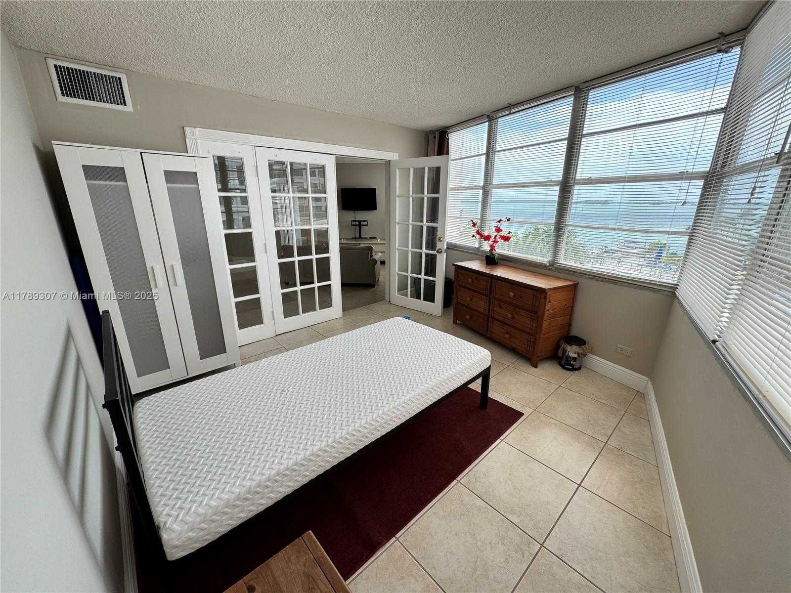 Small Image of 801 BRICKELL BAY DR #465, Miami Number 7