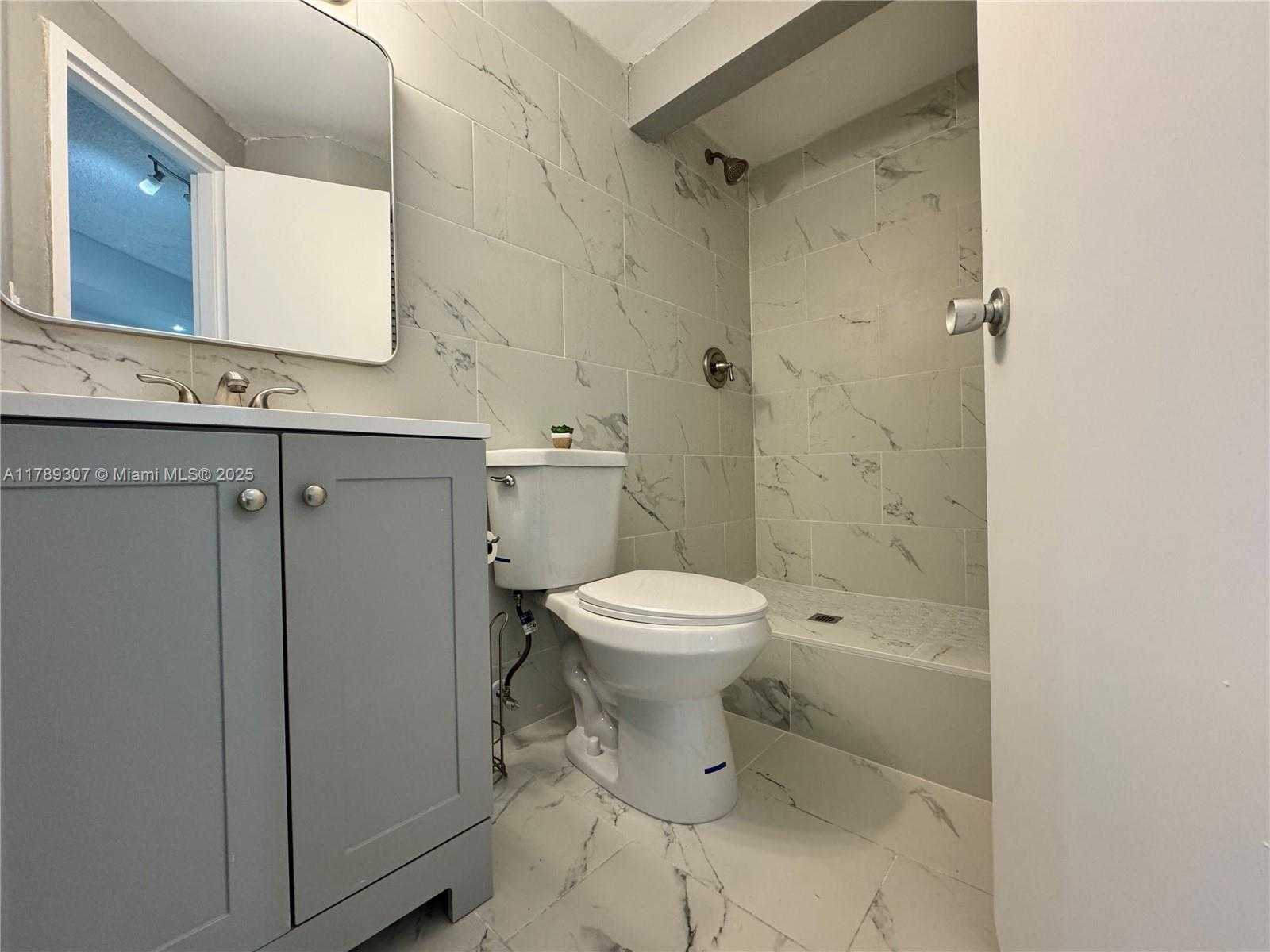 Small Image of 801 BRICKELL BAY DR #465, Miami Number 8