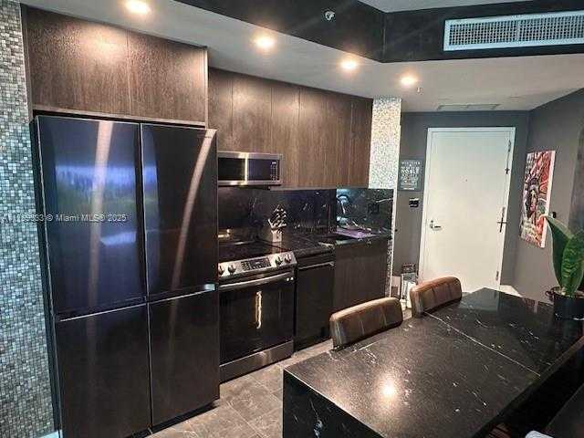 Small Image of 1900 NORTH BAYSHORE DR #2605, Miami Number 24