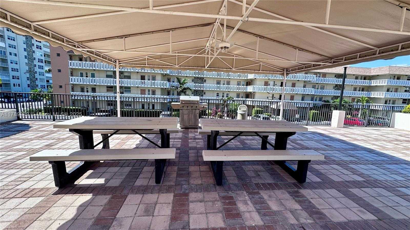 Small Image of 1865 SOUTH OCEAN DR #17K, Hallandale Beach Number 19