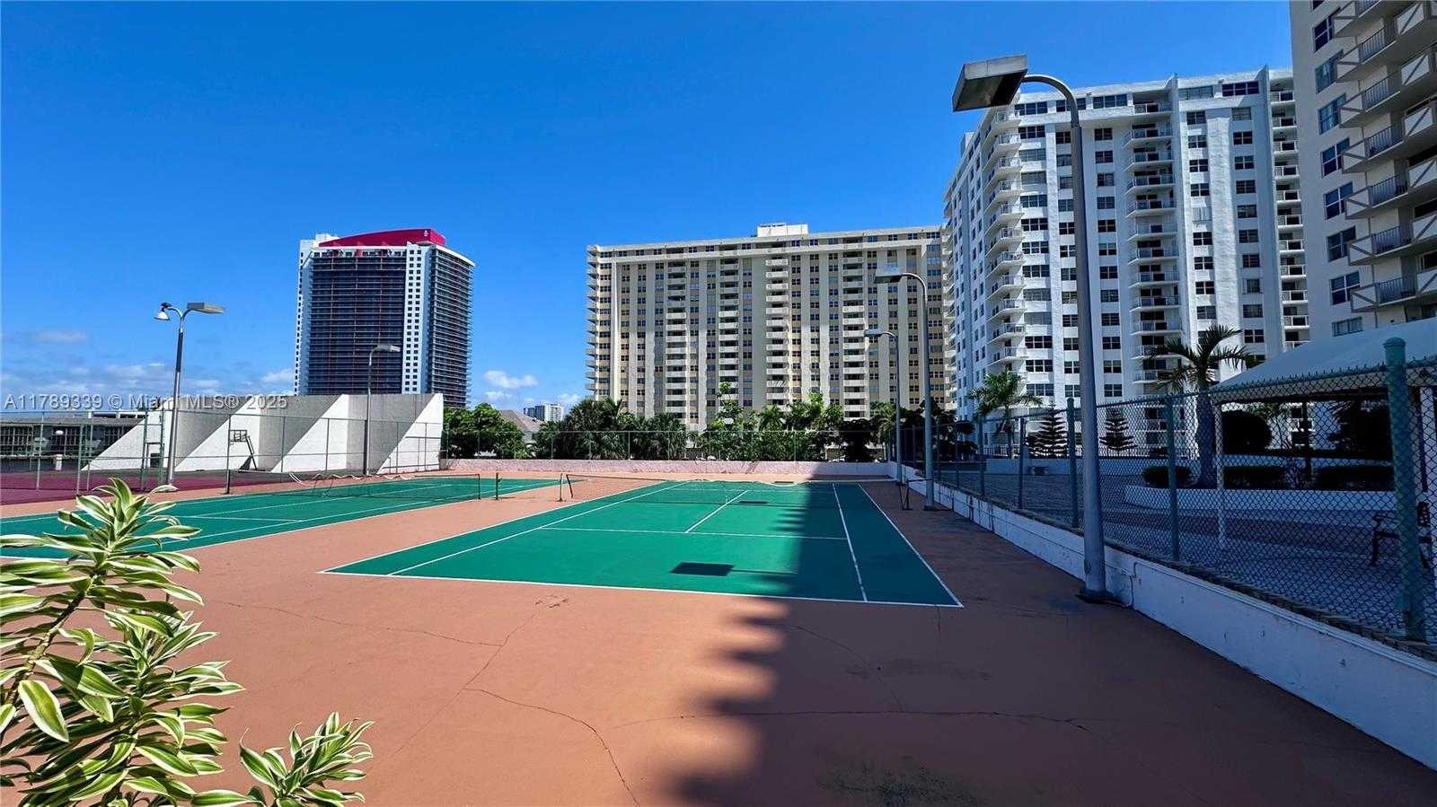 Small Image of 1865 SOUTH OCEAN DR #17K, Hallandale Beach Number 21