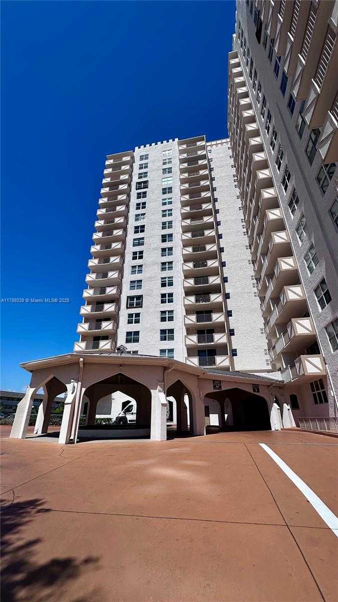 Small Image of 1865 SOUTH OCEAN DR #17K, Hallandale Beach Number 3