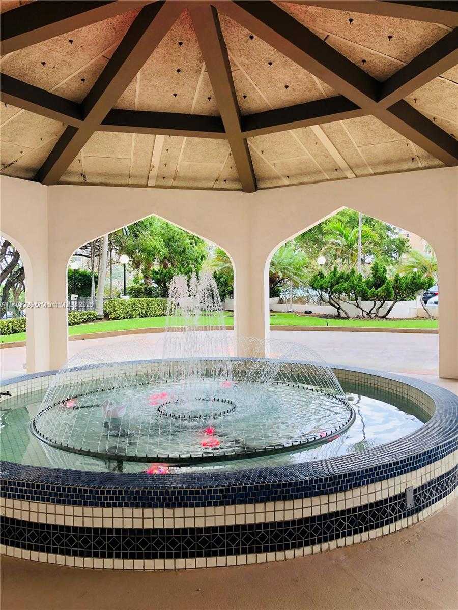 Small Image of 1865 SOUTH OCEAN DR #17K, Hallandale Beach Number 4