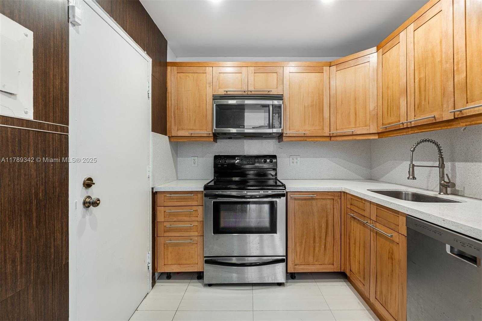 Small Image of 800 WEST AVE #720, Miami Beach Number 10