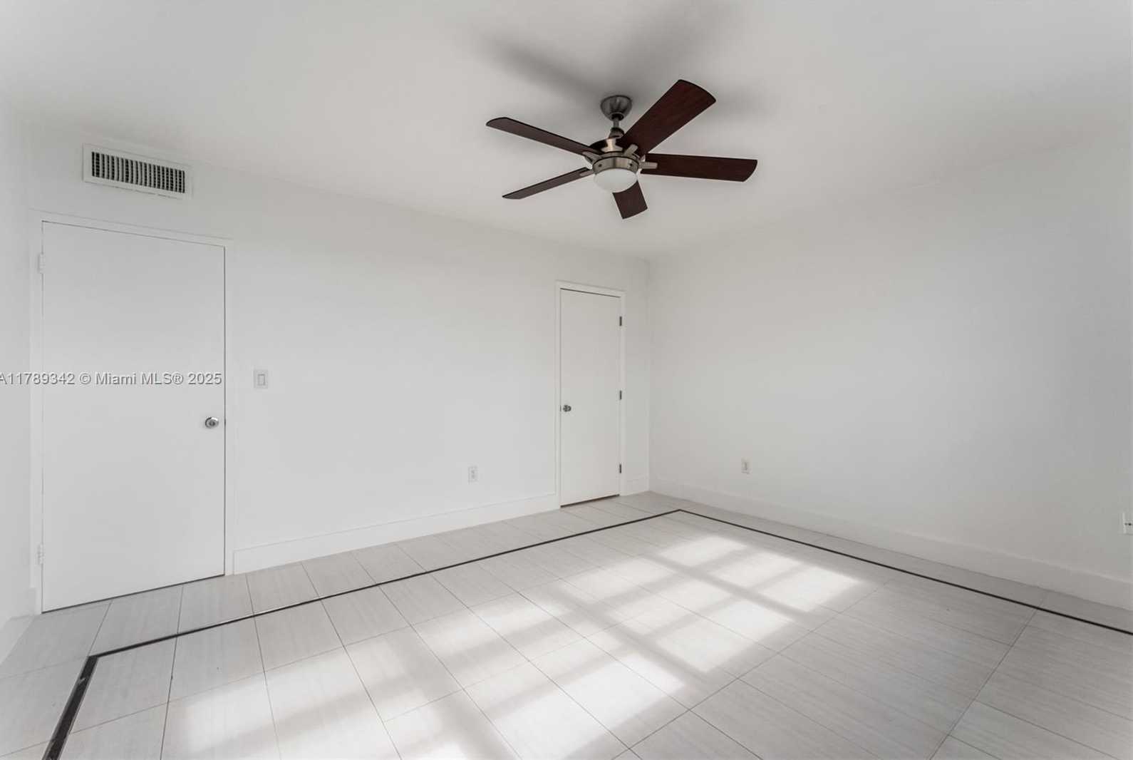 Small Image of 800 WEST AVE #720, Miami Beach Number 13
