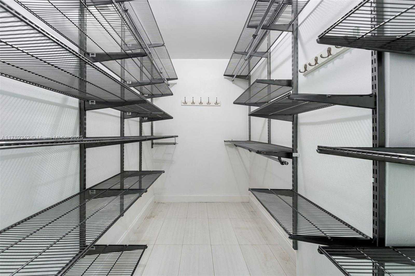 Small Image of 800 WEST AVE #720, Miami Beach Number 18