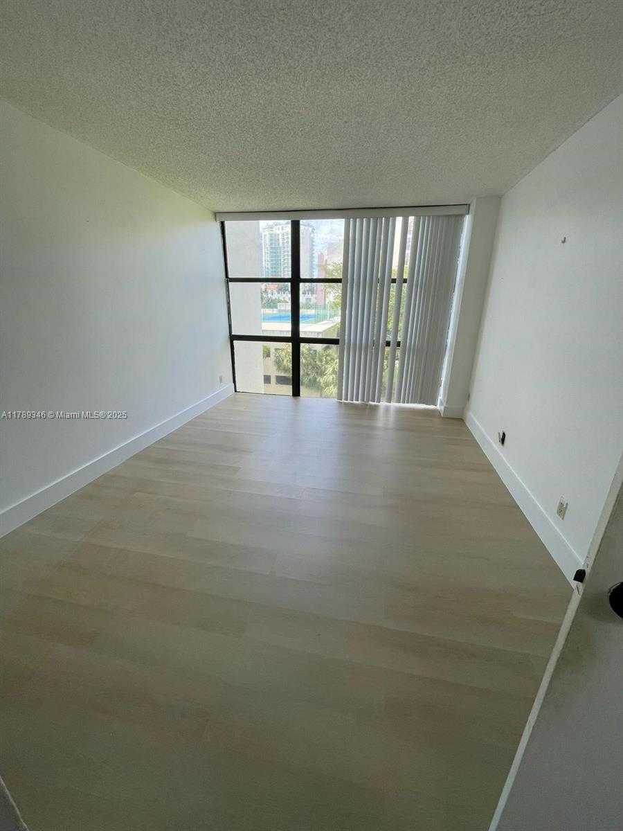 Small Image of 17011 NORTH BAY RD #518, Sunny Isles Beach Number 12