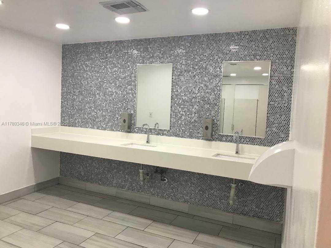 Small Image of 17011 NORTH BAY RD #518, Sunny Isles Beach Number 16