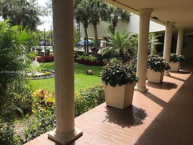 Small Image of 17011 NORTH BAY RD #518, Sunny Isles Beach Number 5