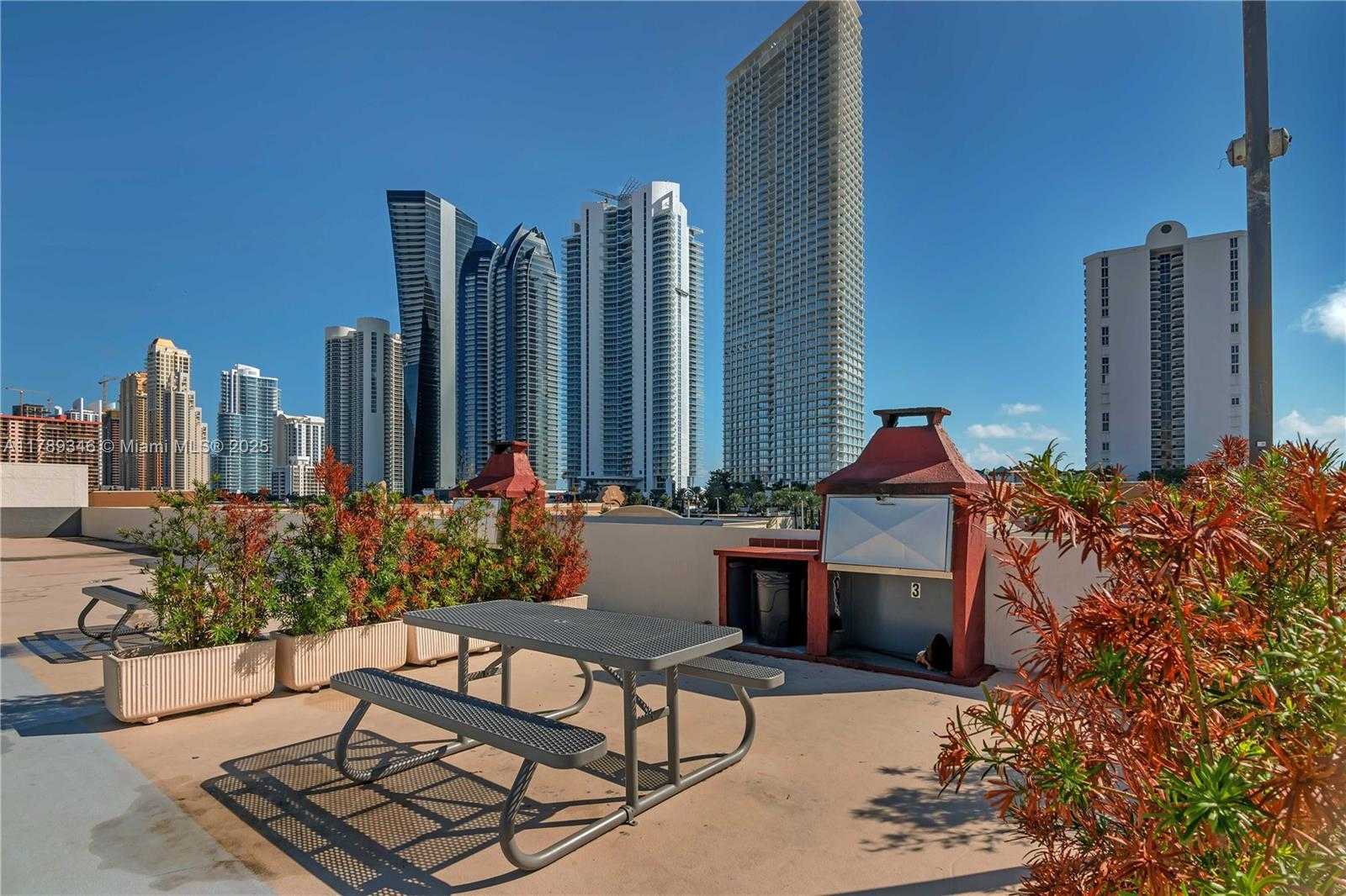 Small Image of 17011 NORTH BAY RD #518, Sunny Isles Beach Number 9