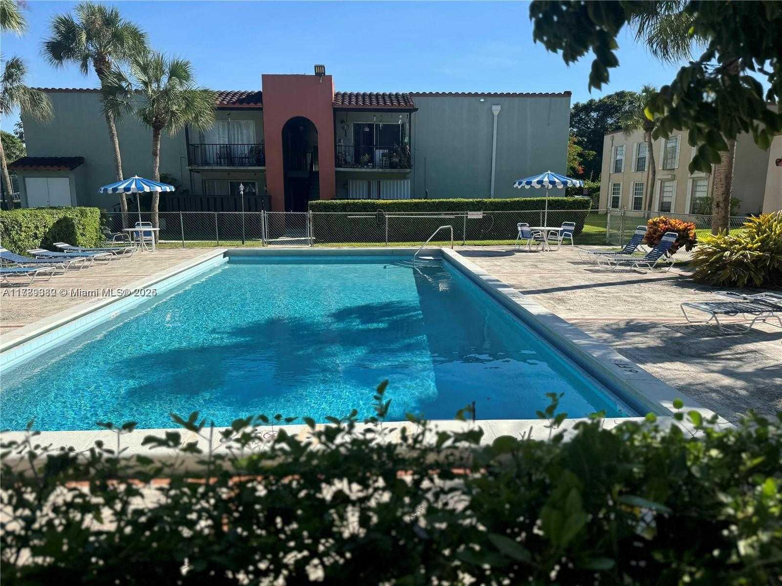 Small Image of 10744 NORTH KENDALL DR #M11, Miami Number 17