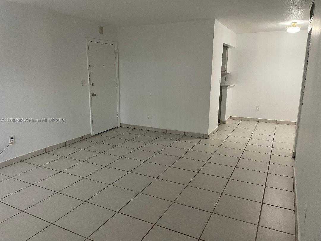 Small Image of 10744 NORTH KENDALL DR #M11, Miami Number 3