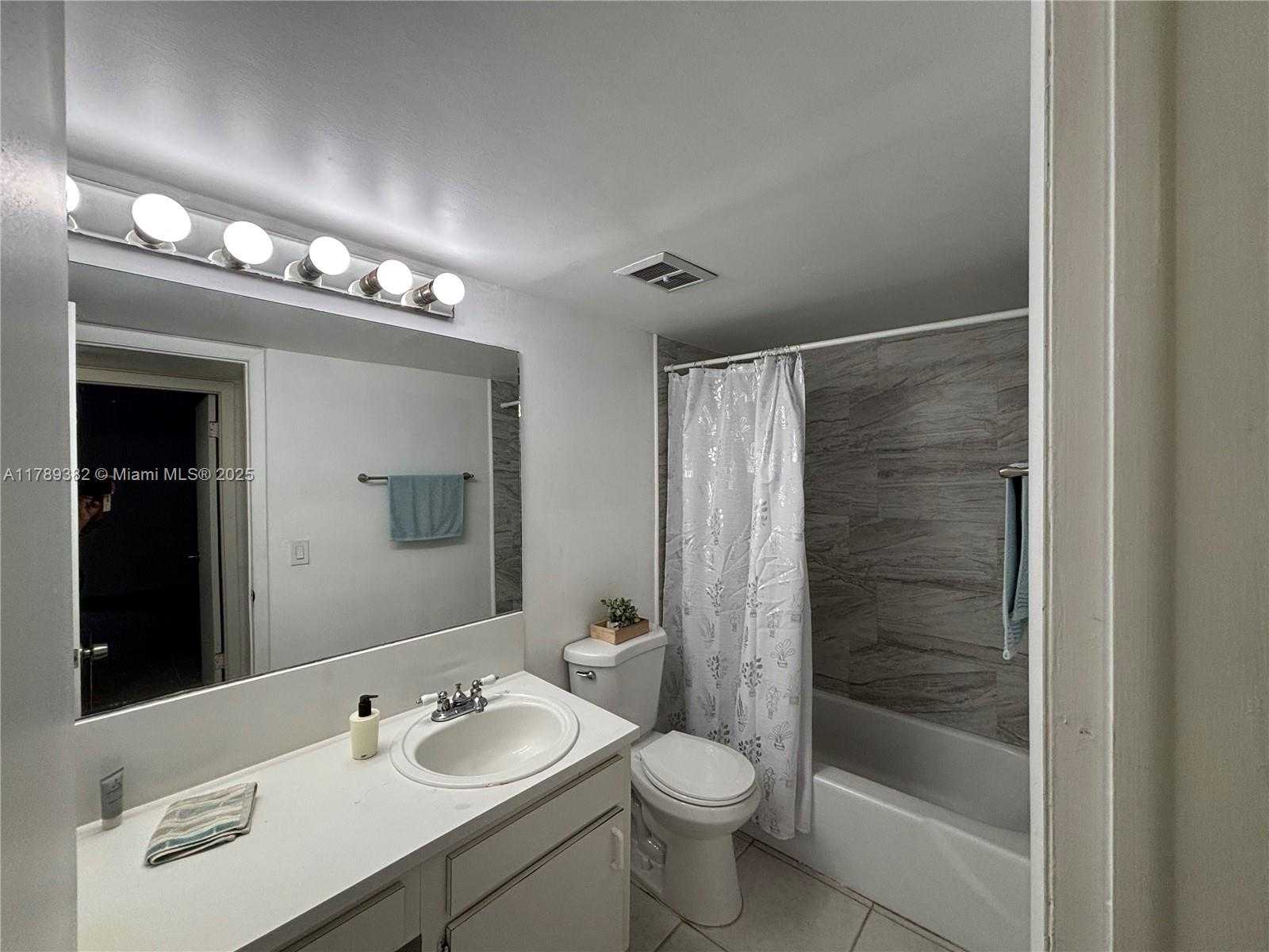 Small Image of 10744 NORTH KENDALL DR #M11, Miami Number 9