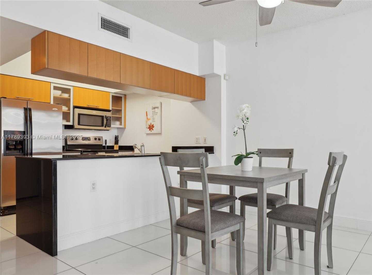 Small Image of 1750 NORTH BAYSHORE DR #2805, Miami Number 17