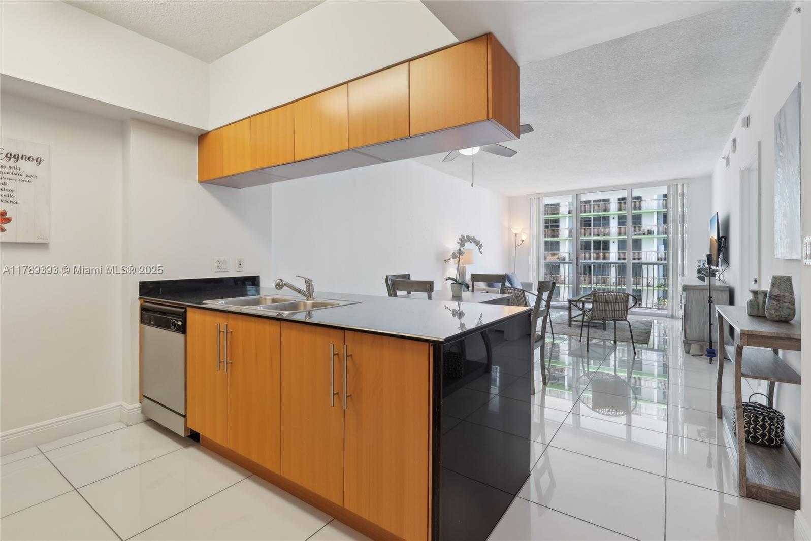 Small Image of 1750 NORTH BAYSHORE DR #2805, Miami Number 18