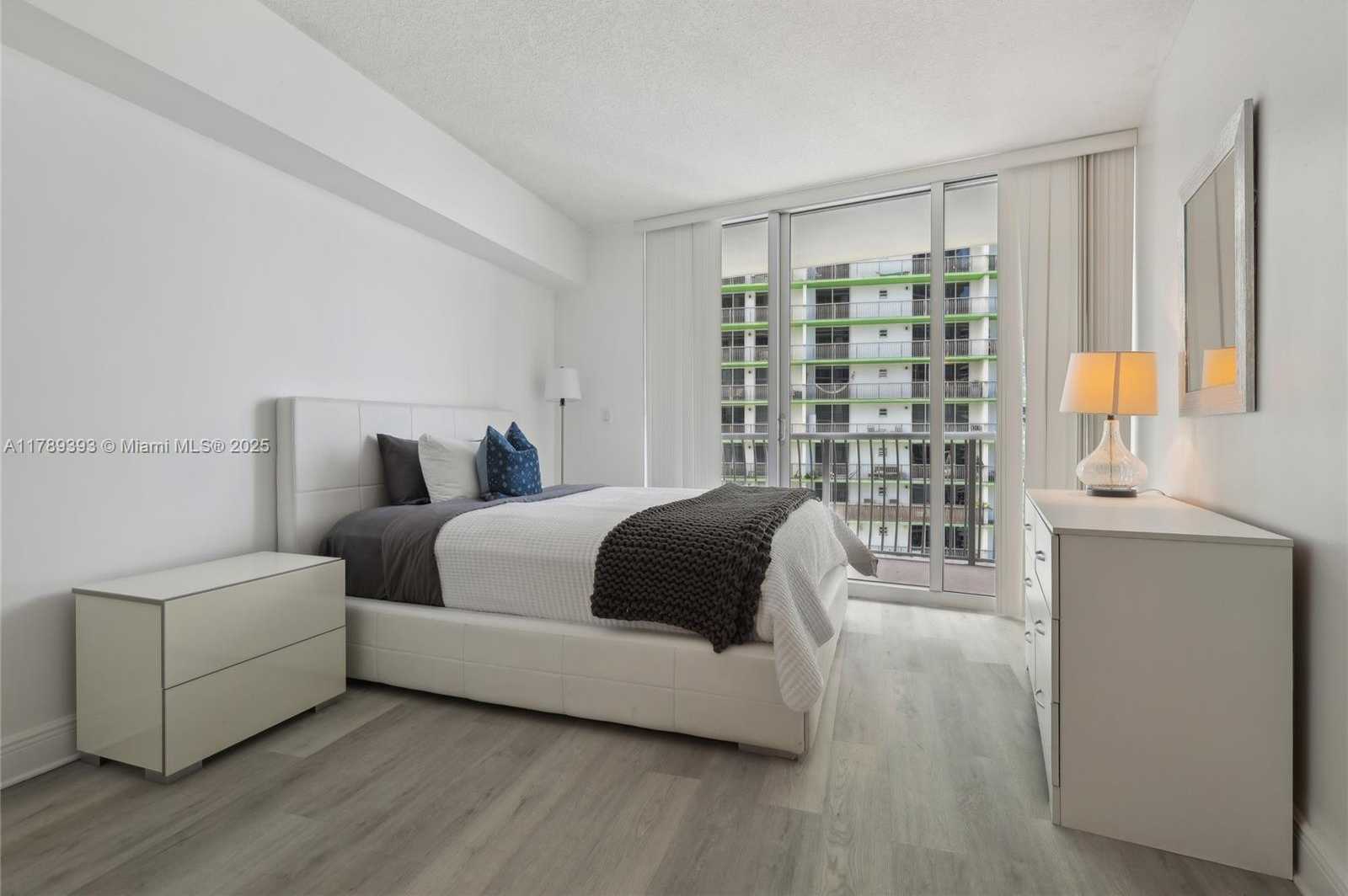 Small Image of 1750 NORTH BAYSHORE DR #2805, Miami Number 20