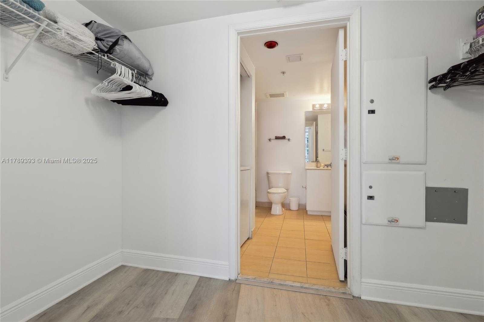 Small Image of 1750 NORTH BAYSHORE DR #2805, Miami Number 22