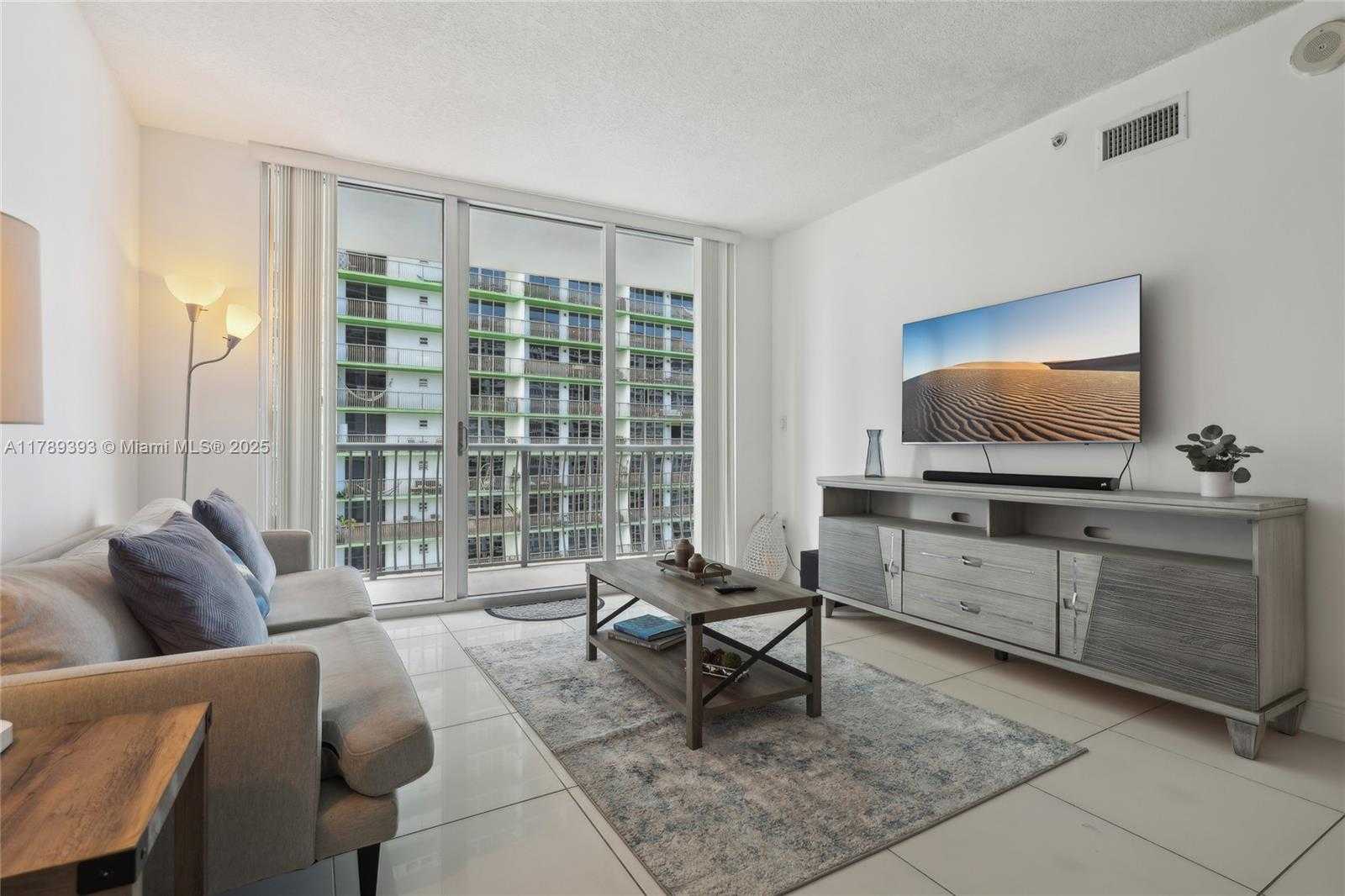 Small Image of 1750 NORTH BAYSHORE DR #2805, Miami Number 5